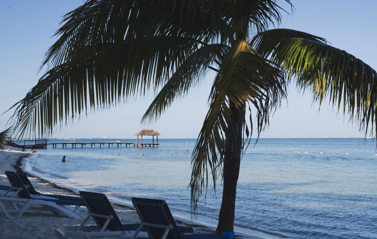 Front Beach Private Room With Shared Bathroom 坎昆 外观 照片