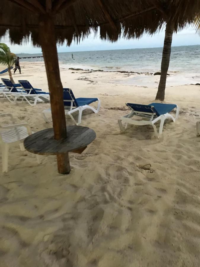 Front Beach Private Room With Shared Bathroom 坎昆 外观 照片