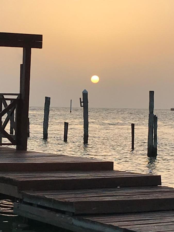 Front Beach Private Room With Shared Bathroom 坎昆 外观 照片