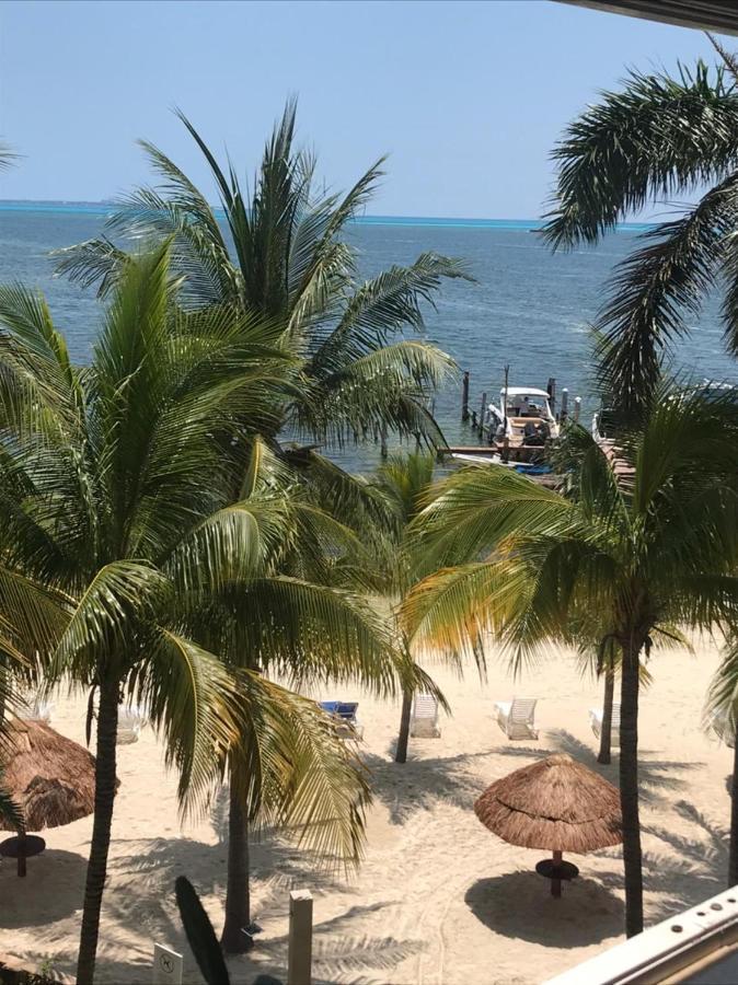 Front Beach Private Room With Shared Bathroom 坎昆 外观 照片