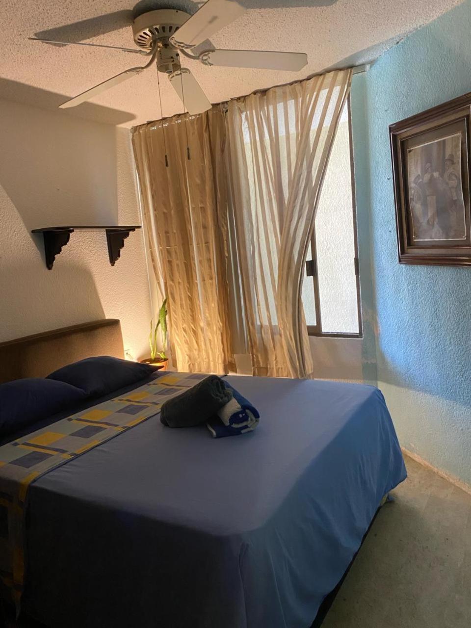 Front Beach Private Room With Shared Bathroom 坎昆 外观 照片