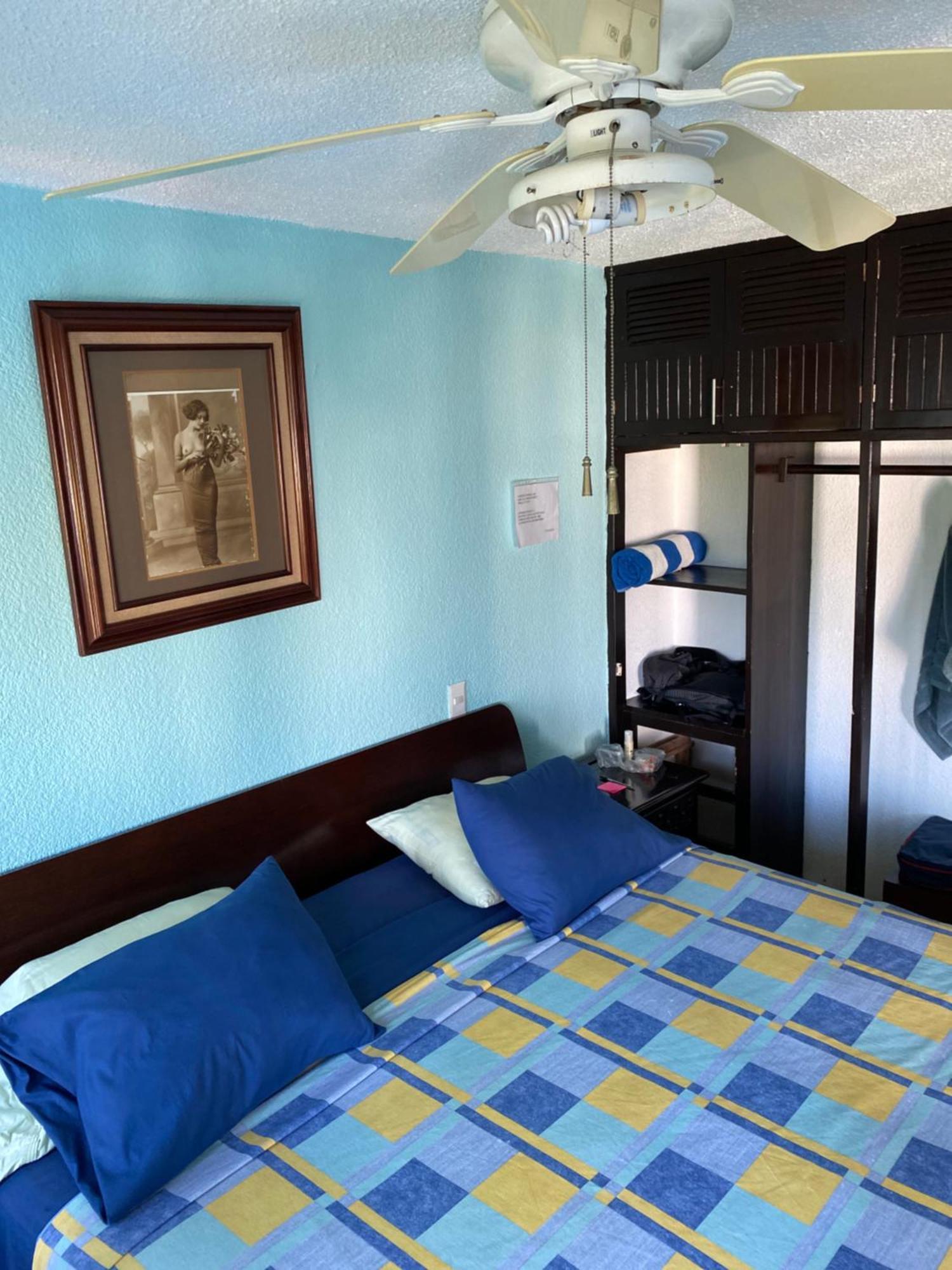 Front Beach Private Room With Shared Bathroom 坎昆 外观 照片