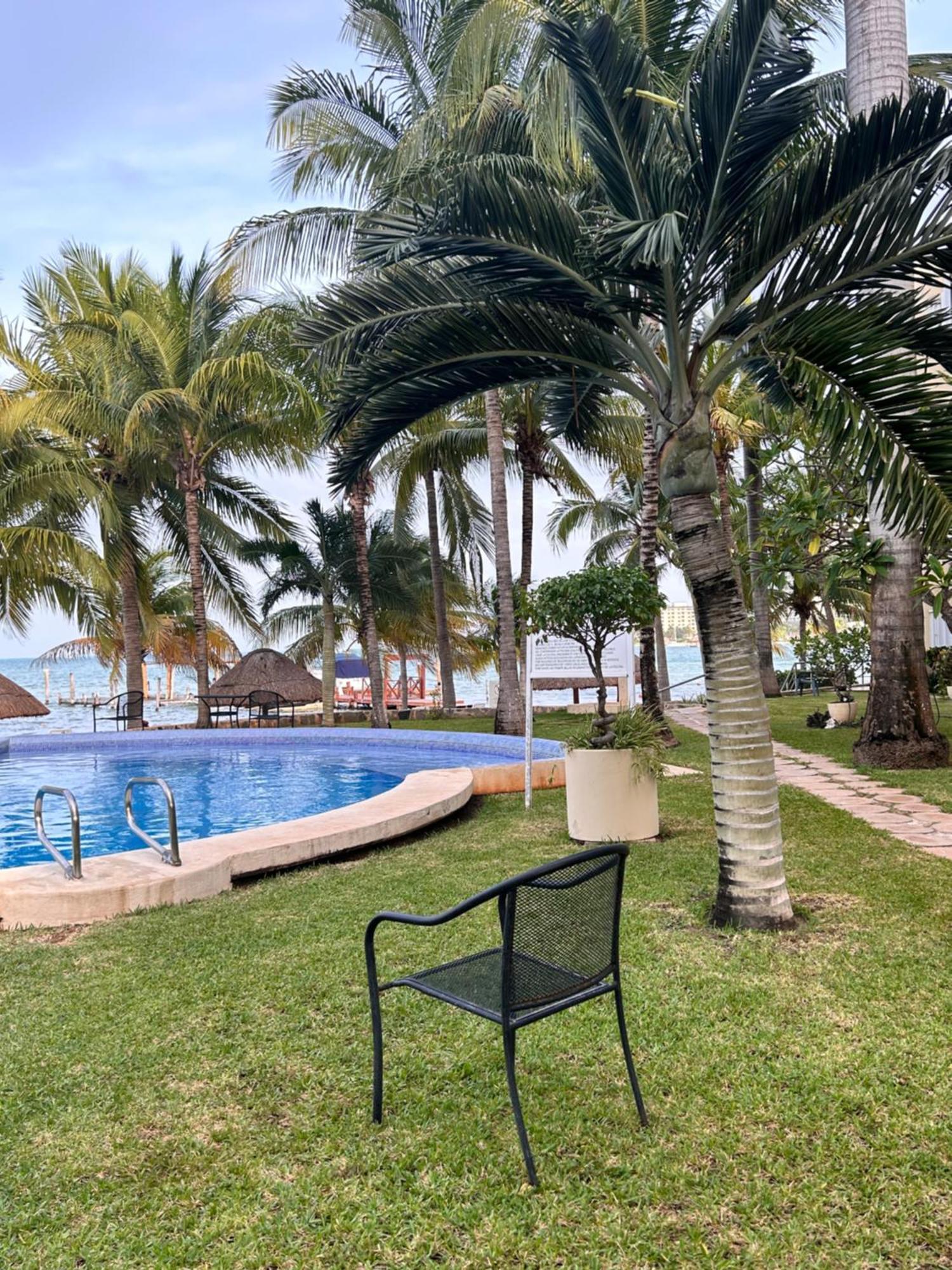 Front Beach Private Room With Shared Bathroom 坎昆 外观 照片