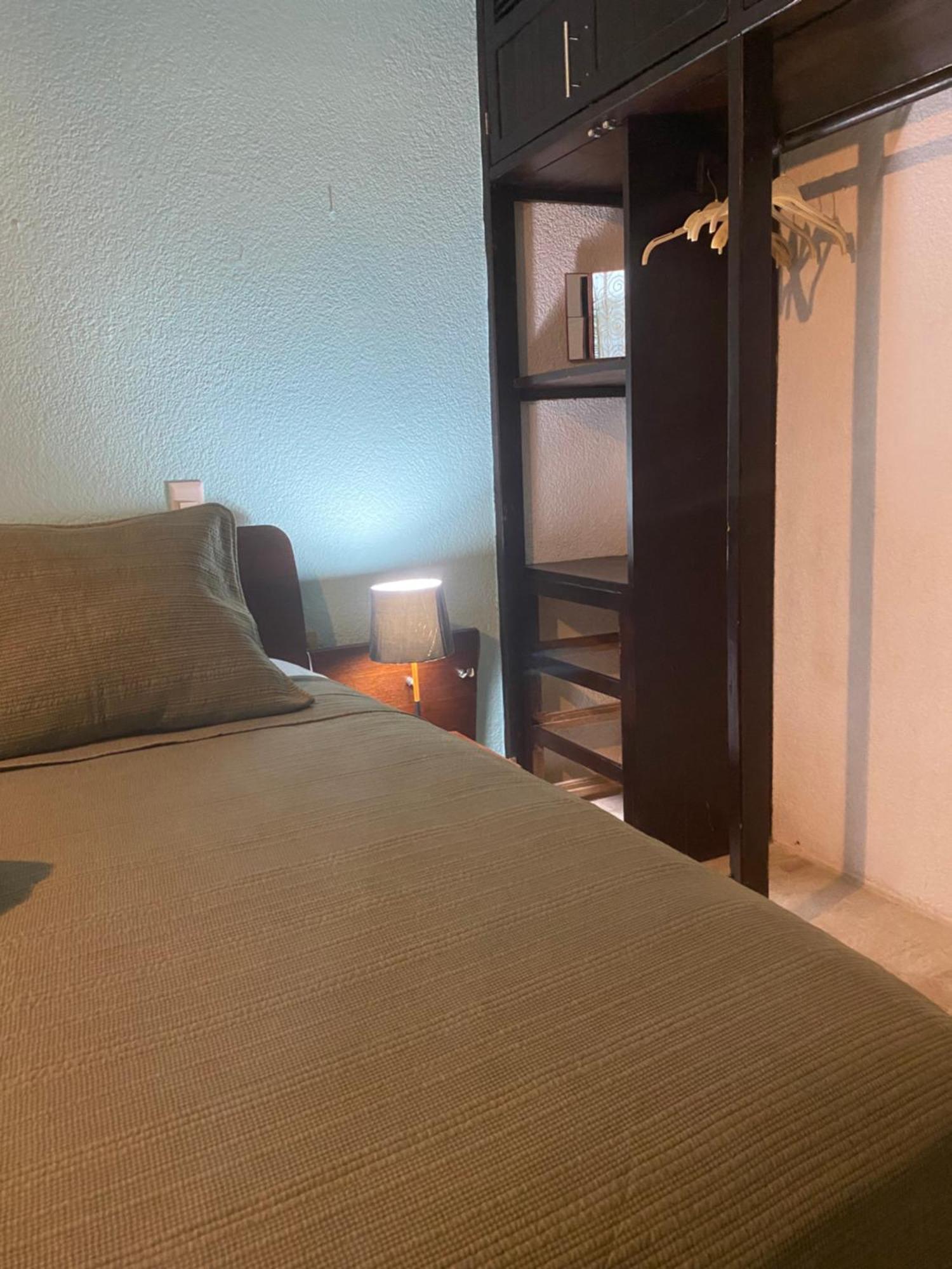 Front Beach Private Room With Shared Bathroom 坎昆 外观 照片