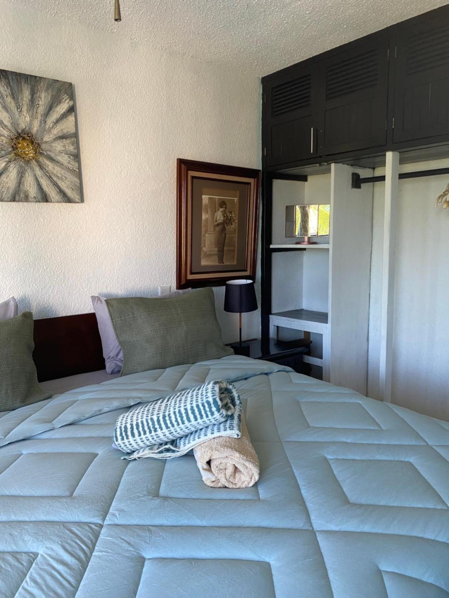 Front Beach Private Room With Shared Bathroom 坎昆 外观 照片